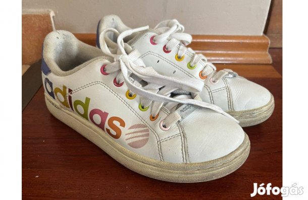 Eladó 33-as Adidas cipő