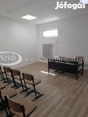 Eladó 33 nm-es Iroda, irodaház Veszprém