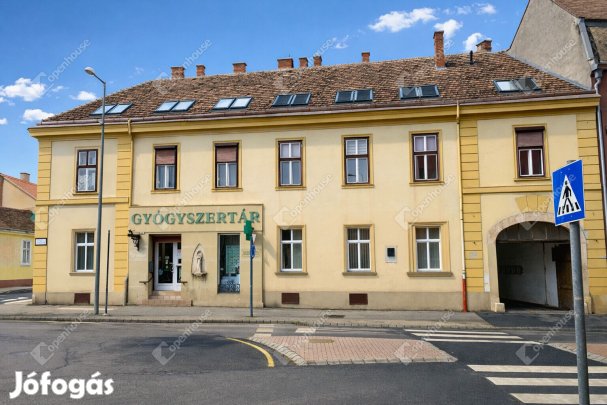 Eladó 33 nm-es lakás Sopron