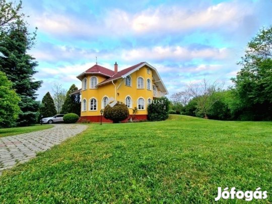 Eladó 340 nm-es ház Gyömrő
