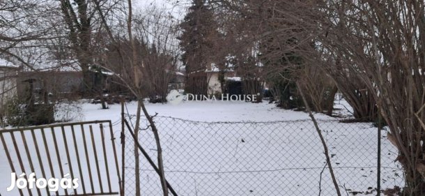 Eladó 348 nm-es telek Gárdony