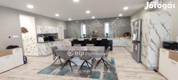 Eladó 360 nm-es ház Pápa