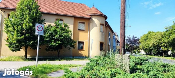 Eladó 360 nm-es ház Szeged