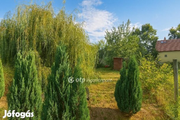 Eladó 360 nm-es telek Kiskunlacháza