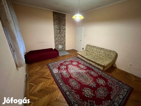 Eladó 36 nm-es lakás Csorna