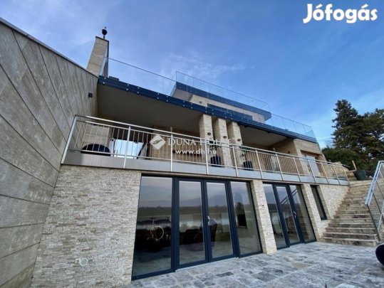 Eladó 370 nm-es ház Mohács