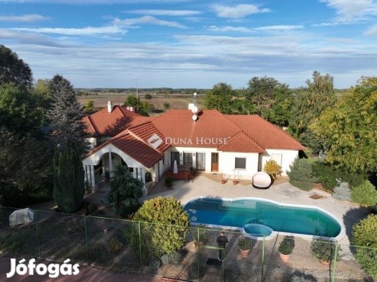 Eladó 372 nm-es ház Kecskemét