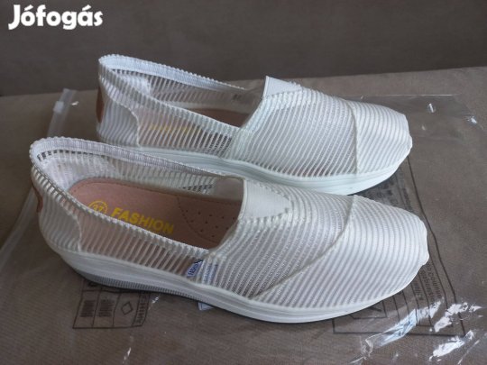 Eladó 37-es méretű női tavaszi, nyári cipő