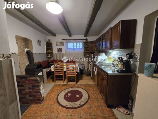 Eladó 37 nm-es ház Zók