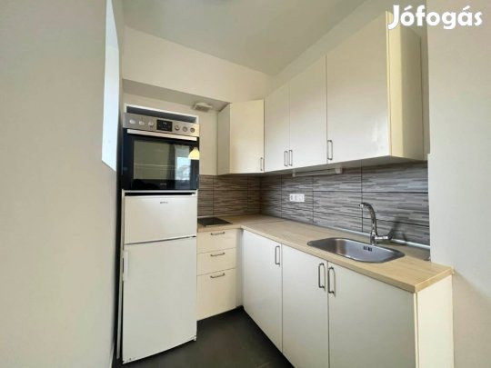 Eladó 37 nm-es lakás Veszprém