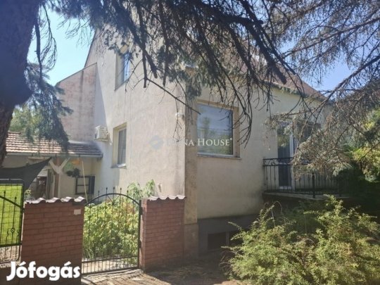Eladó 386 nm-es ház Úri