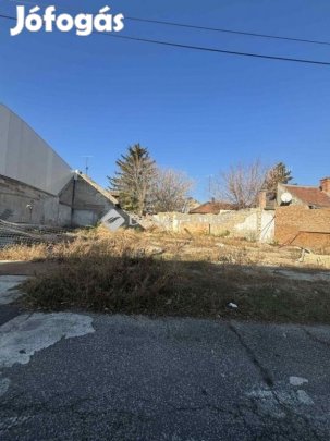 Eladó 387 nm-es telek Kecskemét