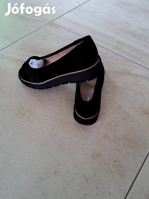 Eladó 38-as női cipő