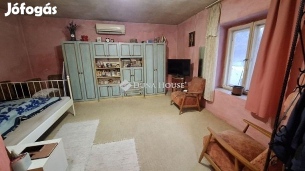 Eladó 38 nm-es ház Kóka