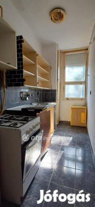 Eladó 38 nm-es lakás Bátonyterenye