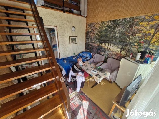 Eladó 38 nm-es lakás Dombóvár