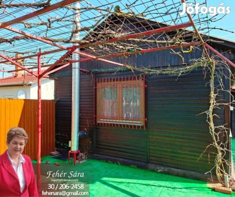 Eladó 39 nm-es Közepes állapotú Hétvégi ház Lakitelek
