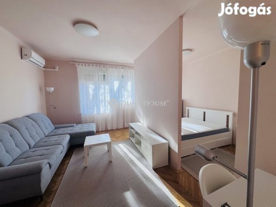 Eladó 39 nm-es lakás Pécs
