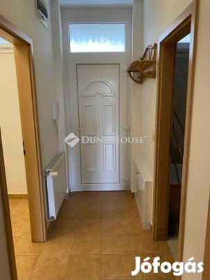 Eladó 39 nm-es lakás Veszprém