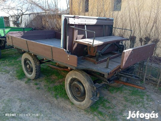 Eladó 3 db lovaskocsi