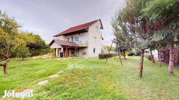 Eladó 3 szintes, 6 szobás, dupla komfortos ház Szikszón!