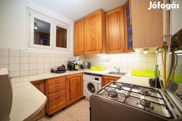 Eladó 3 szobás, erkélyes lakás, Budapest 4. ker.