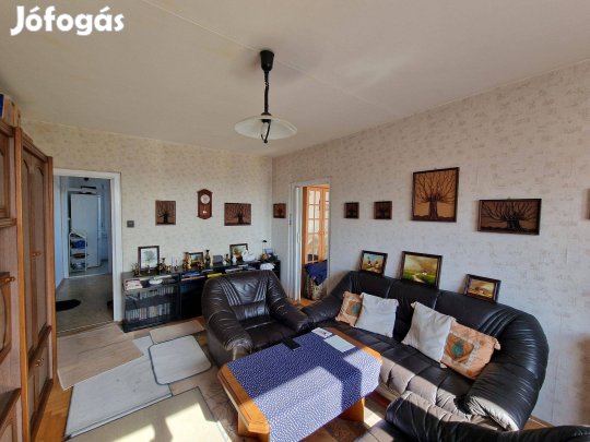 Eladó 3 szobás, erkélyes lakés az Ady Endre úton