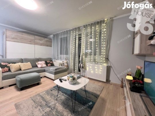 Eladó 3 szobás, liftes, erkélyes belvárosi lakás Kecskeméten!