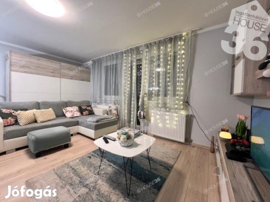 Eladó 3 szobás, liftes, erkélyes belvárosi lakás Kecskeméten!