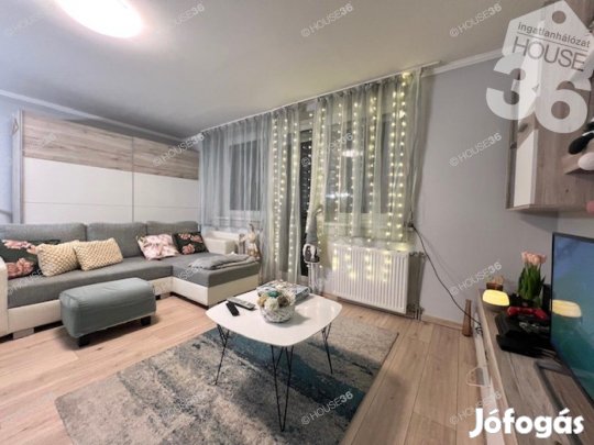 Eladó 3 szobás, liftes, erkélyes belvárosi lakás Kecskeméten!