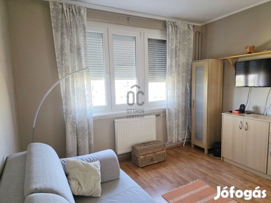 Eladó 3 szobás nagy  lakás Újpalotán!