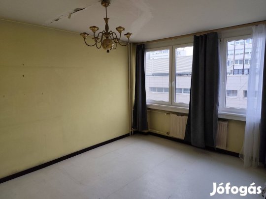 Eladó 3 szobás panellakás Debrecen Belvárosában Piac utcán, lifttel!
