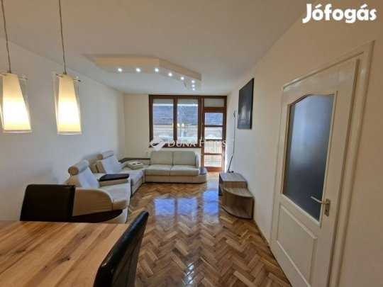 Eladó 3 szobás tégla lakás garázzsal, az Árkádhoz közel!