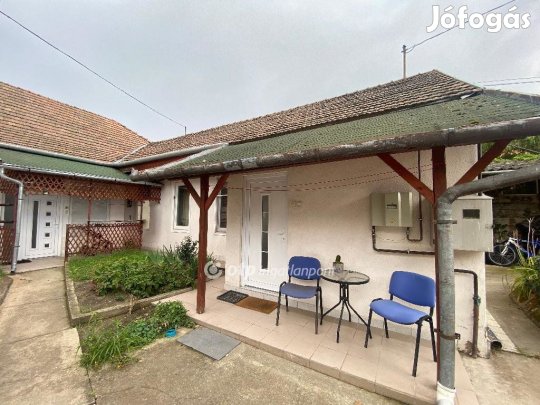 Eladó 40 nm-es ház Balassagyarmat