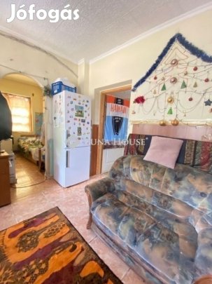 Eladó 40 nm-es ház Erdőkertes