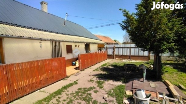 Eladó 40 nm-es ház Nagykáta