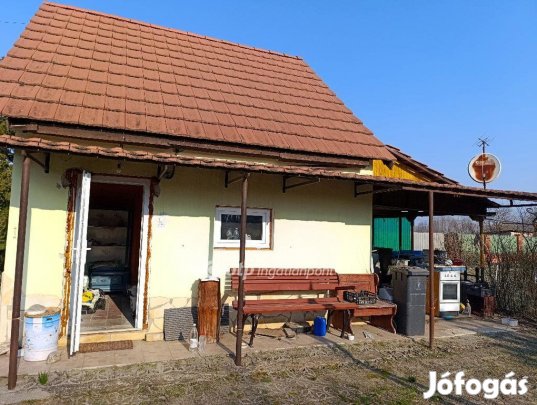 Eladó 40 nm-es ház Zsombó