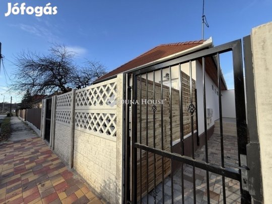 Eladó 40 nm-es lakás Tokod