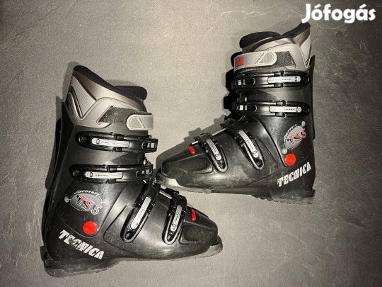 Eladó 41-es méretű (303 mm talphossz) Tecnica sícipő