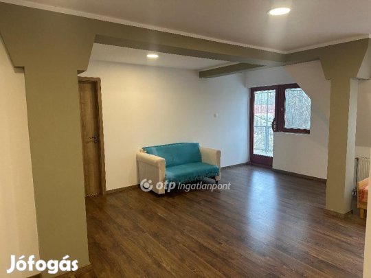 Eladó 420 nm-es ház Siófok
