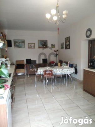 Eladó 421 nm-es lakás Székesfehérvár