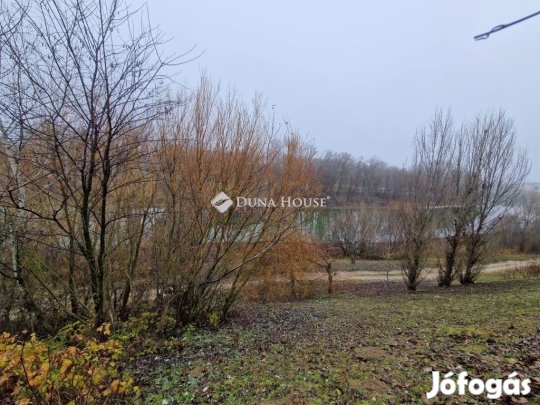 Eladó 424 nm-es telek Baja