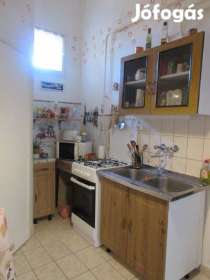 Eladó 42 nm-es Házrész Debrecen