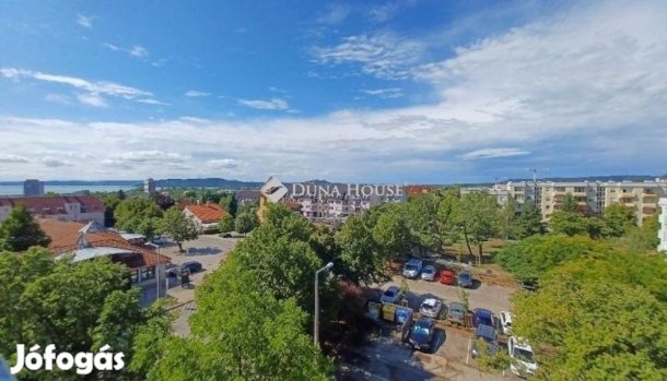Eladó 42 nm-es lakás Balatonfüred