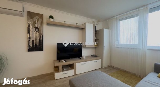 Eladó 42 nm-es lakás Siófok