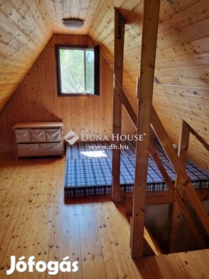 Eladó 43 nm-es ház Balatonakarattya