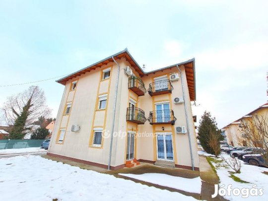 Eladó 43 nm-es lakás Albertirsa