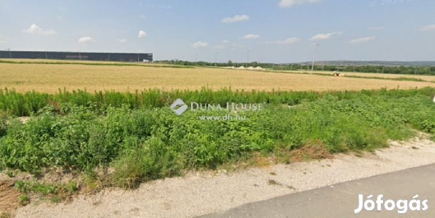 Eladó 4400 nm-es ipari terület Székesfehérvár