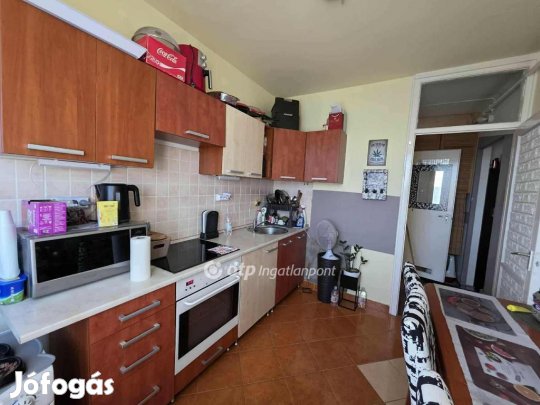 Eladó 44 nm-es lakás Debrecen