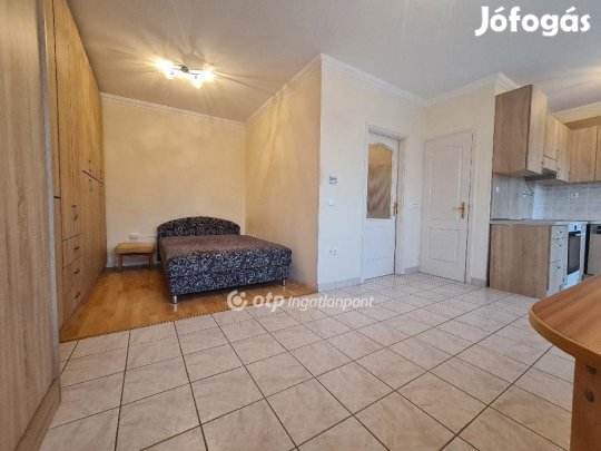 Eladó 44 nm-es lakás Hajdúszoboszló